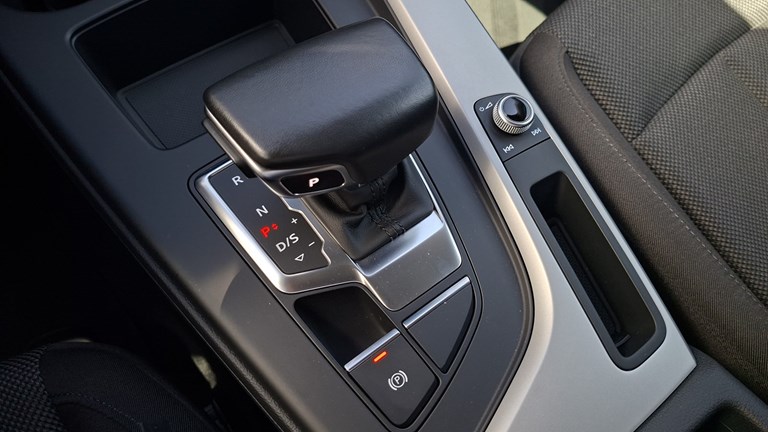 Rabljeno vozilo Audi A4 35 TDI S-Tronic S-line, Diesel