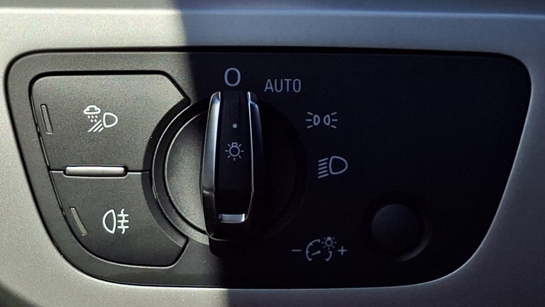 Rabljeno vozilo Audi A4 40 TDI S-tronic S-line Diesel