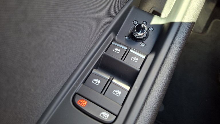 Rabljeno vozilo Audi A4 40 TDI S-tronic S-line Diesel