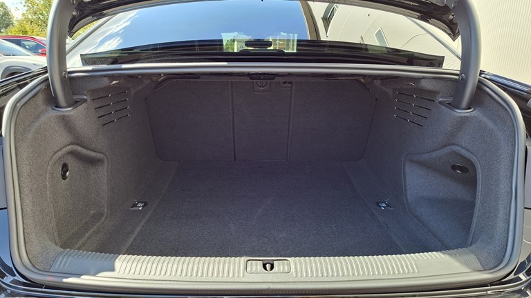 Rabljeno vozilo Audi A4 40 TDI S-tronic S-line Diesel