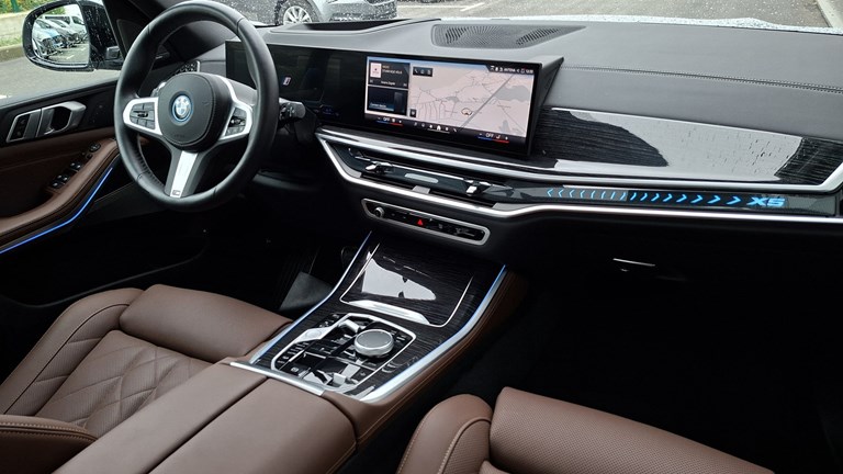Rabljeno vozilo BMW X5 50e xDrive M-Sport 490, Benzin