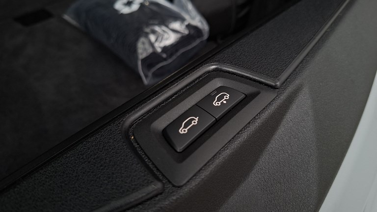 Rabljeno vozilo BMW X5 50e xDrive M-Sport 490, Benzin