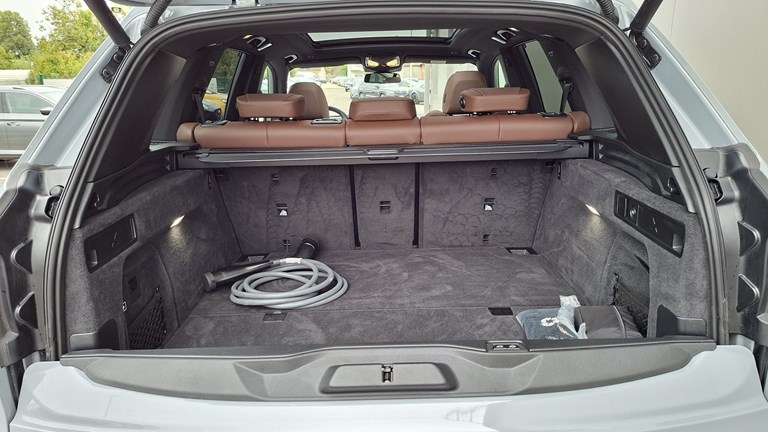 Rabljeno vozilo BMW X5 50e xDrive M-Sport 490, Benzin