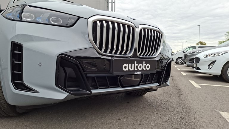 Rabljeno vozilo BMW X5 50e xDrive M-Sport 490, Benzin