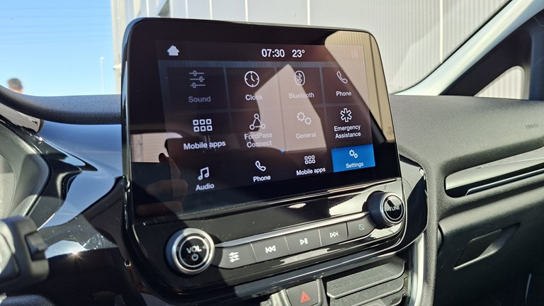 Rabljeno vozilo Ford Fiesta 1.1i, Benzin