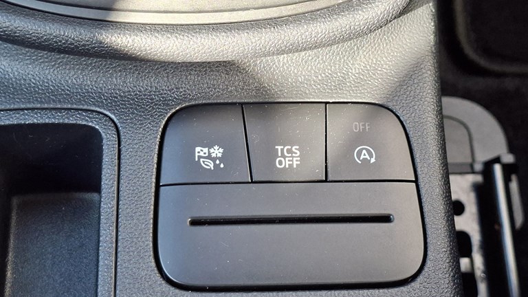 Rabljeno vozilo Ford Fiesta 1.1i, Benzin