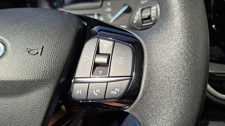 Rabljeno vozilo Ford Fiesta 1.1i, Benzin