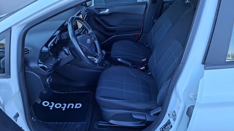 Rabljeno vozilo Ford Fiesta 1.1i, Benzin