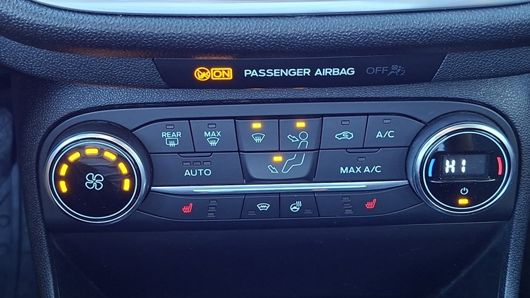 Rabljeno vozilo Ford Fiesta 1.1i, Benzin
