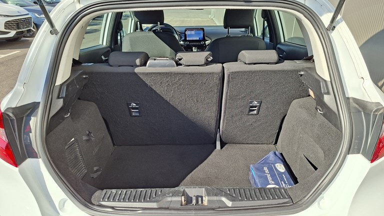 Rabljeno vozilo Ford Fiesta 1.1i, Benzin