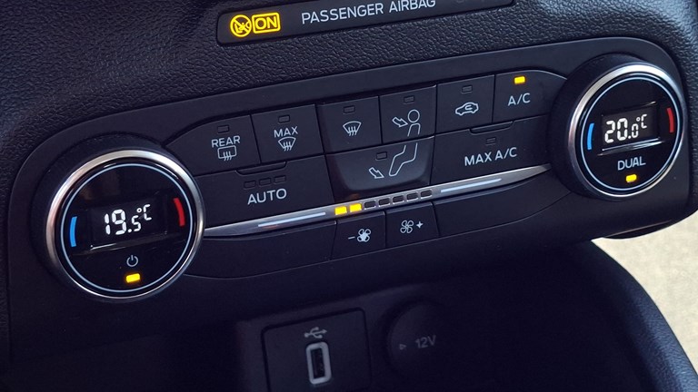 Rabljeno vozilo Ford Focus 1.0 EcoBoost Active, Benzin