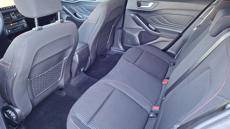 Rabljeno vozilo Ford Focus Karavan 1.0 Ecoboost ST-Line, Benzin