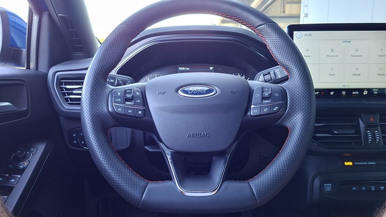 Rabljeno vozilo Ford Focus Karavan 1.0 Ecoboost ST-Line, Benzin