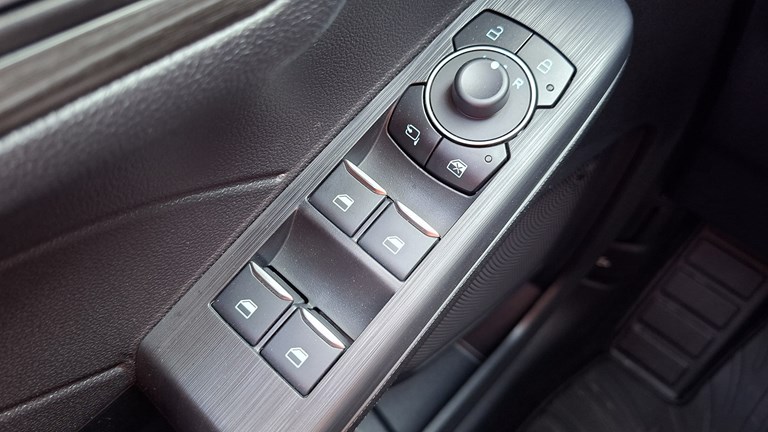 Rabljeno vozilo Ford Kuga 2.5 FHEV Automatic Active 180, Benzin