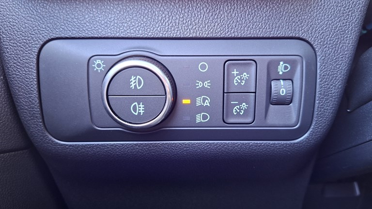 Rabljeno vozilo Ford Kuga 2.5 FHEV Automatic Active 180, Benzin