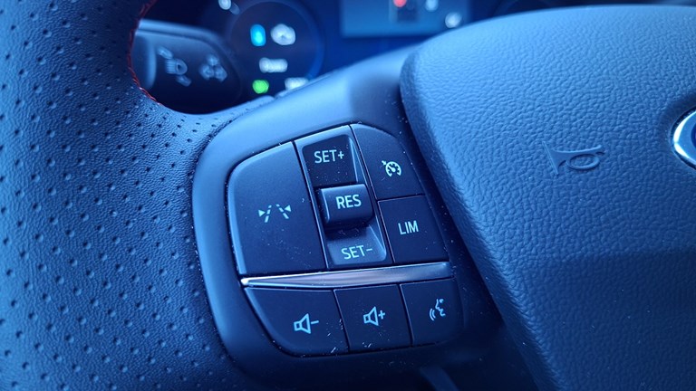 Rabljeno vozilo Ford Kuga 2.5 FHEV Automatic ST-Line 180, Benzin