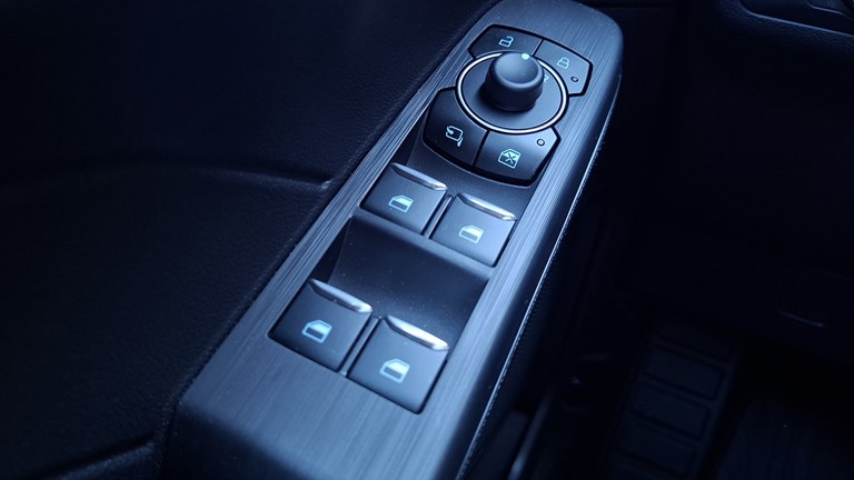 Rabljeno vozilo Ford Kuga 2.5 FHEV Automatic ST-Line 180, Benzin