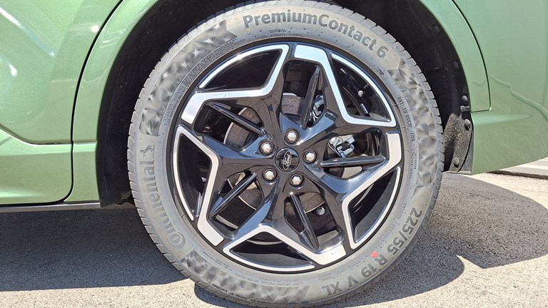 Rabljeno vozilo Ford Kuga 2.5 FHEV Automatic ST-Line 180, Benzin