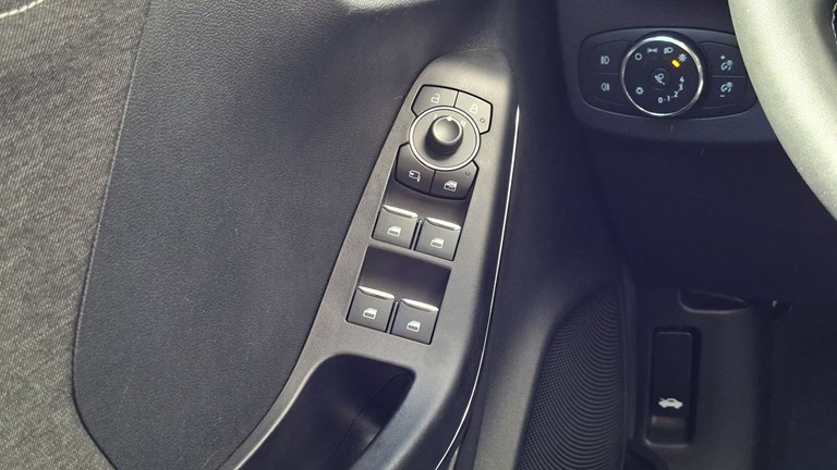 Rabljeno vozilo Ford Puma 1.0 Ecoboost mHEV, Benzin