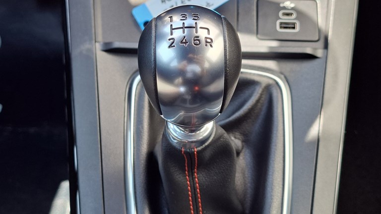 Rabljeno vozilo Ford Puma 1.0 Ecoboost mHEV ST-line, Benzin