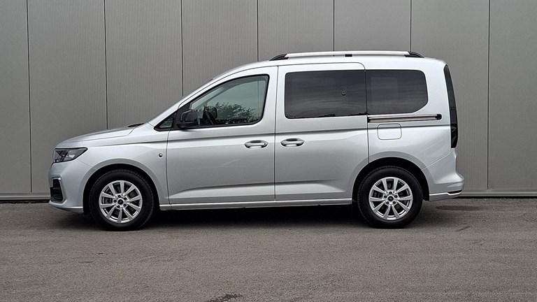 Ford Tourneo Connect 2.0 Ecoblue V761 Titanium (7 sjedala)
