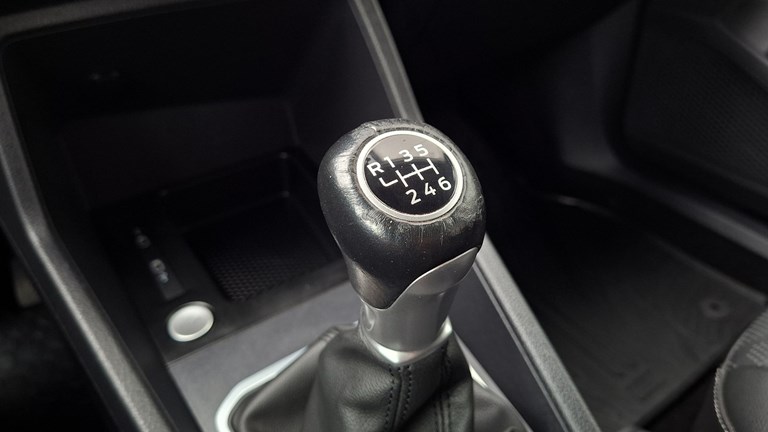 Ford Tourneo Connect 2.0 Ecoblue V761 Titanium (7 sjedala)
