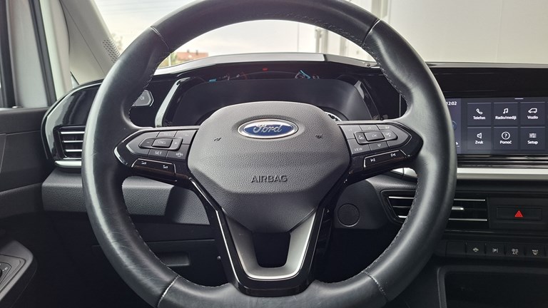 Ford Tourneo Connect 2.0 Ecoblue V761 Titanium (7 sjedala)