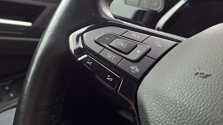 Ford Tourneo Connect 2.0 Ecoblue V761 Titanium (7 sjedala)