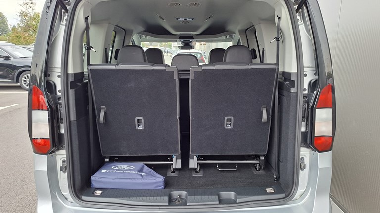 Ford Tourneo Connect 2.0 Ecoblue V761 Titanium (7 sjedala)