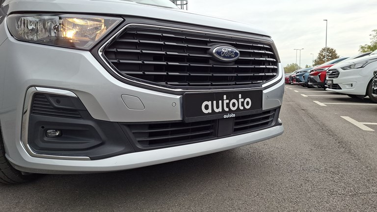 Ford Tourneo Connect 2.0 Ecoblue V761 Titanium (7 sjedala)