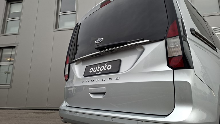Ford Tourneo Connect 2.0 Ecoblue V761 Titanium (7 sjedala)
