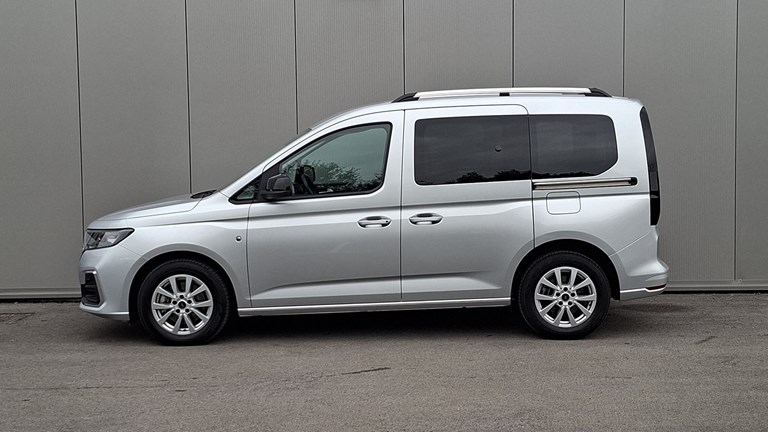 Ford Tourneo Connect 2.0 Ecoblue V761 Titanium (7 sjedala)