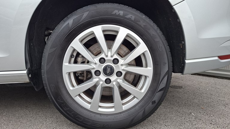 Ford Tourneo Connect 2.0 Ecoblue V761 Titanium (7 sjedala)