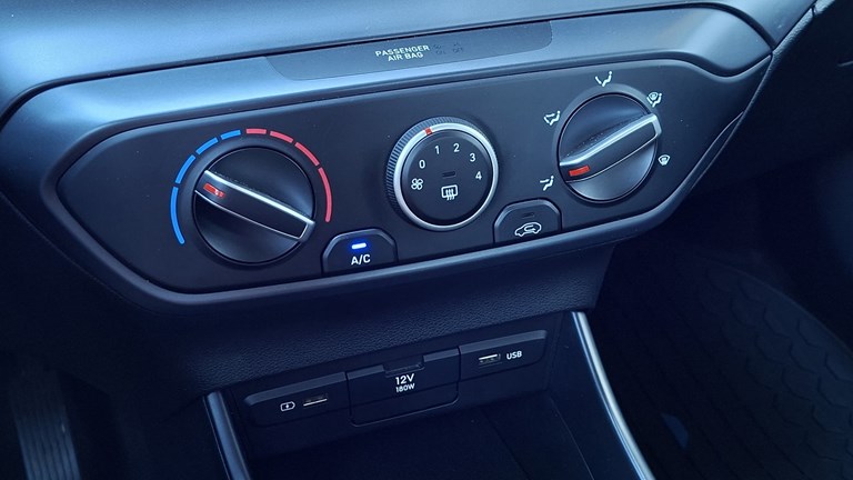 Rabljeno vozilo Hyundai I20 1.2, Benzin