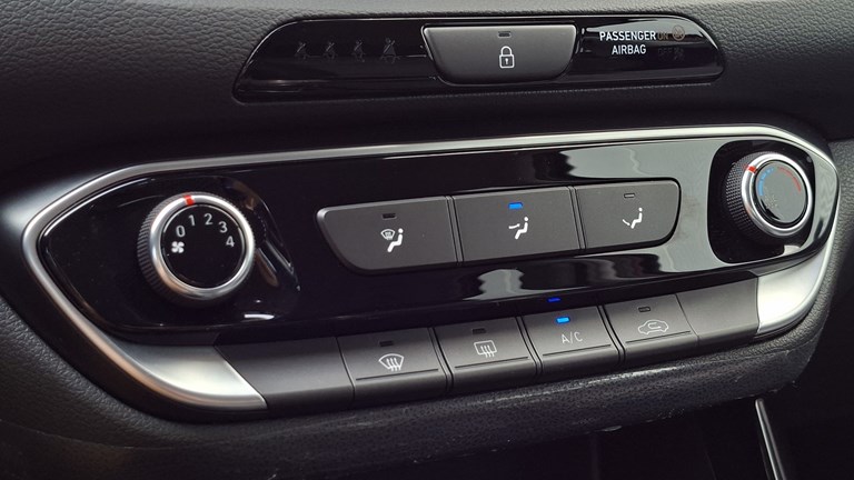 Rabljeno vozilo Hyundai I30 1.0 T-GDI, Benzin