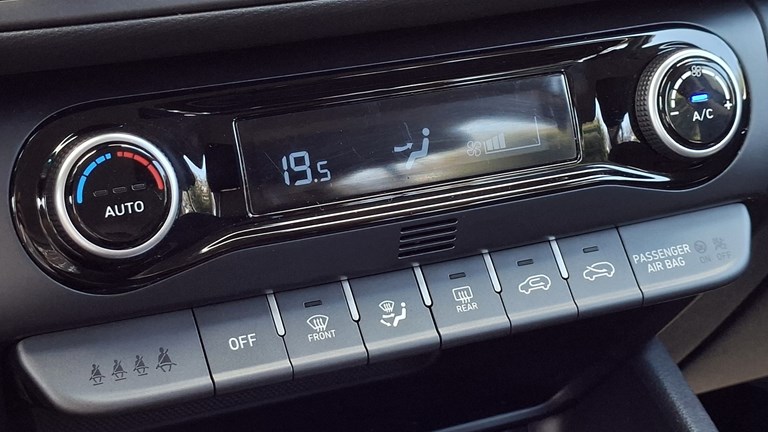 Rabljeno vozilo Hyundai Kona 1.0 T-GDI, Benzin
