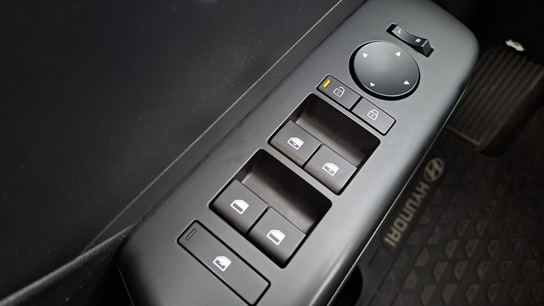 Rabljeno vozilo Hyundai Kona SX2 1.0 T-GDI DCT Style, Benzin
