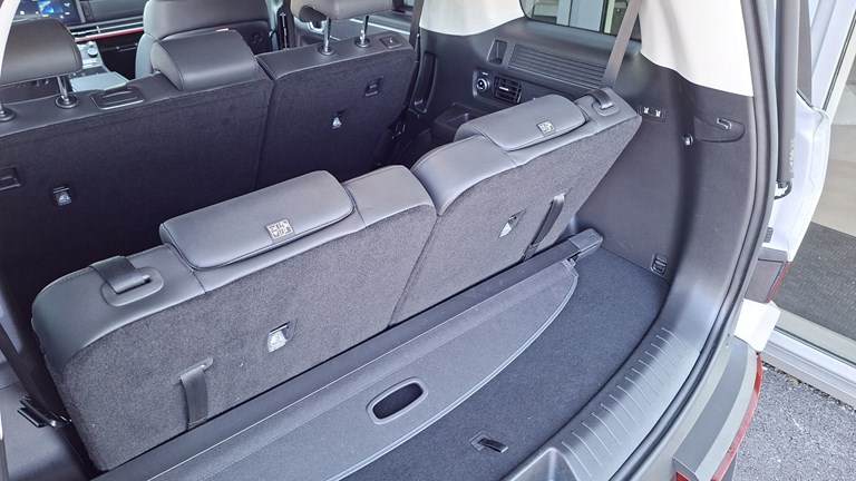 Rabljeno vozilo Hyundai Santa Fe 1.6 T-GDI HEV Automatic 4x4 215 (7 sjedala), Benzin