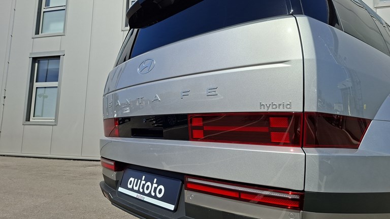 Rabljeno vozilo Hyundai Santa Fe 1.6 T-GDI HEV Automatic 4x4 215 (7 sjedala), Benzin