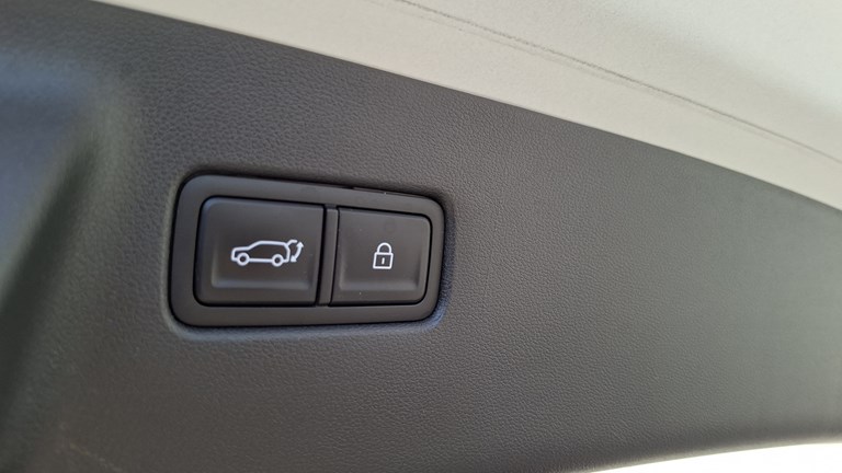 Rabljeno vozilo Hyundai Santa Fe 1.6 T-GDI HEV Automatic 4x4 (7 sjedala) 215, Benzin