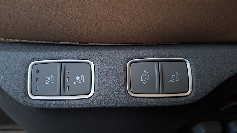 Rabljeno vozilo Hyundai Staria 2.2 CRDI 4x4 Automatic (7 sjedala), Diesel