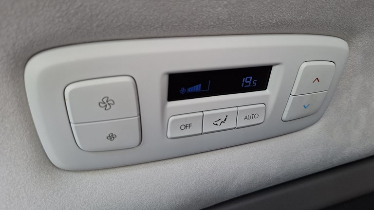 Rabljeno vozilo Hyundai Staria 2.2 CRDI 4x4 Automatic (7 sjedala), Diesel