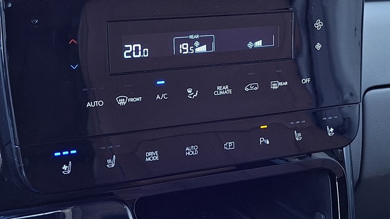 Rabljeno vozilo Hyundai Staria 2.2 CRDI 4x4 Automatic (7 sjedala), Diesel
