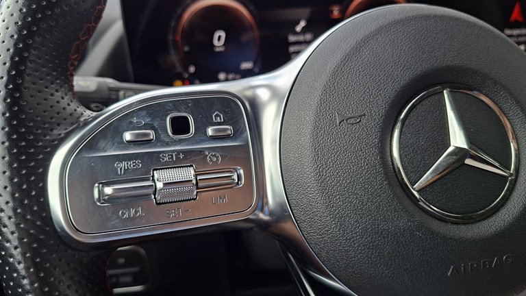 Rabljeno vozilo Mercedes GLA 200d Automatic AMG, Diesel