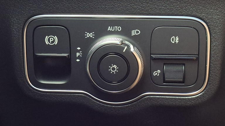 Rabljeno vozilo Mercedes GLA 200d Automatic AMG, Diesel