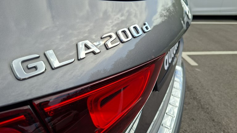 Rabljeno vozilo Mercedes GLA 200d Automatic AMG, Diesel