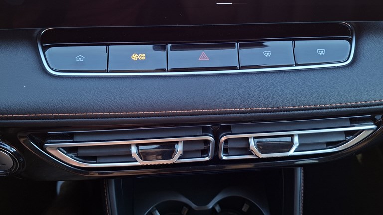Rabljeno vozilo MG HS 1.5 PHEV Automatic 272, Benzin