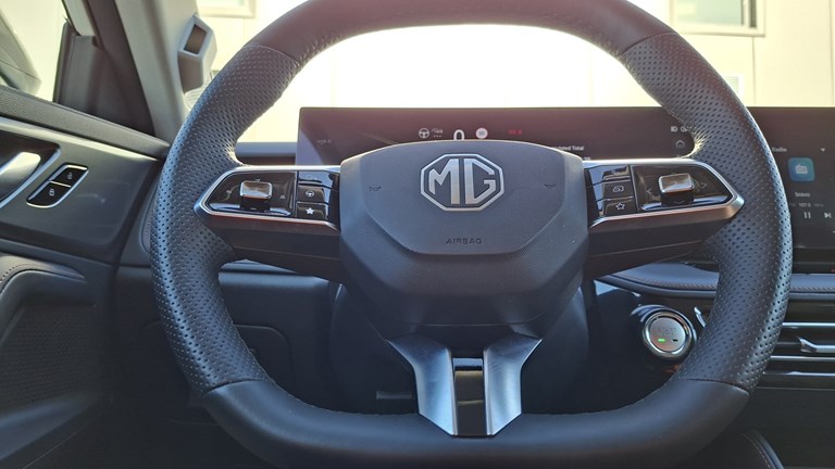 Rabljeno vozilo MG HS 1.5 PHEV Automatic 272, Benzin
