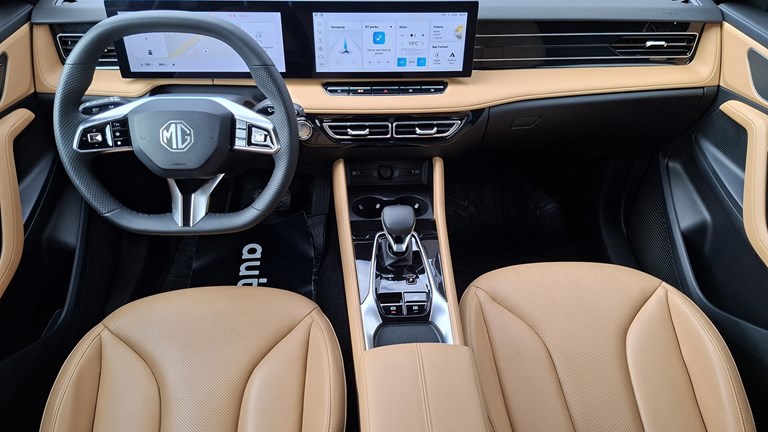 MG HS 1.5 T DCT