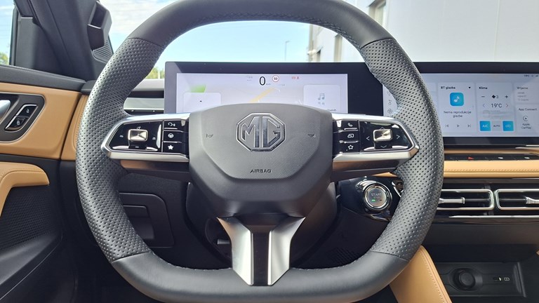 MG HS 1.5 T DCT